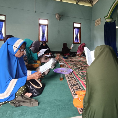 Penyuluh Agama Islam Kantor Urusan Agama (KUA) Kecamatan Air Periukan Rutin Hadiri Pengajian di MT Istiqomah desa Tawang Rejo