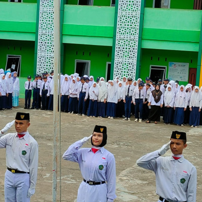 MTsN 2 Seluma Laksanakan Upacara Peringatan Hari Guru Nasional