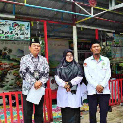 Tim Pengawas Madrasah Apresiasi Cafe Baca MIN 1 Rejang Lebong