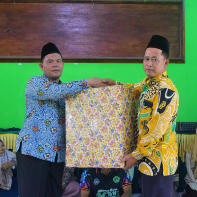 MTsN 2 Mukomuko Gelar Acara Pelepasan Guru Purnabakti