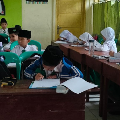 Ujian Semester Ganjil MIN 5 Bengkulu Tengah 2024/2025 Dimulai, Siswa Diharapkan Suportif