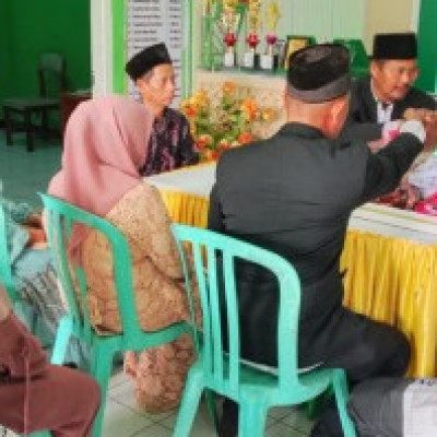 Penghulu KUA Kecamatan Sukaraja Dalam Khutbah Nikah: Komunikasi Adalah Kunci