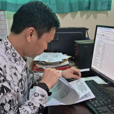 Guru MAN Rejang Lebong Mulai Rekap Hasil Belajar Semester dengan Aplikasi RDM Kemenag