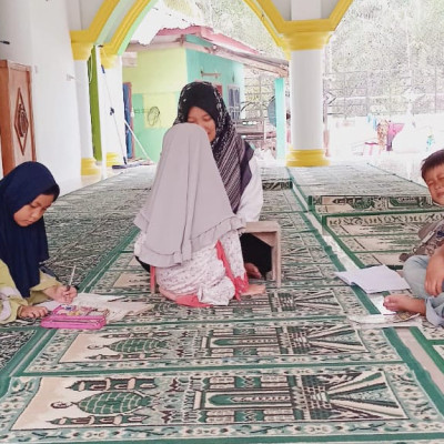 Penyuluh Agama Islam KUA Kecamatan Air Periukan Bina TPQ : Mengaji Bentuk Wujud Kecintaan Pada Al-Quran