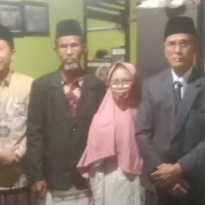 Kepala KUA Sekaligus Penghulu Laksanakan Tugas Pencatatan Nikah