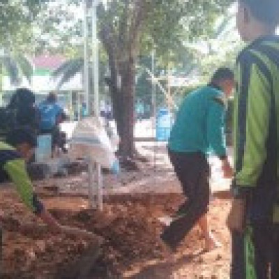 Gotong Royong Pembangunan Moshola Ar-Royyan MTsN 3 Seluma