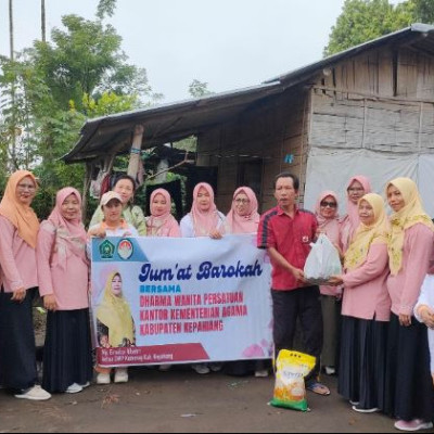 Jum’at Bekah Persatuan Dharma Wanita Kemenag Kepahiang di Lingkungan KUA Ujan Mas