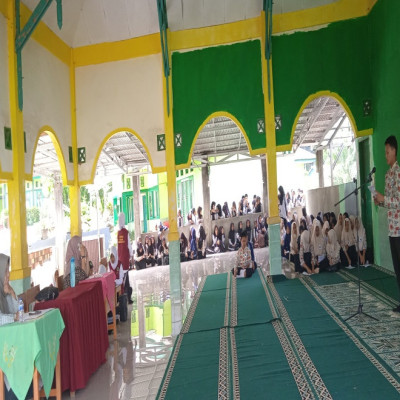 MTsN 2 Kota Bengkulu Gelar Lomba Puisi Antar Kelas