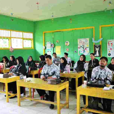 Guru MIN 1 Rejang Lebong Jadi Pemateri Pelatihan Penyusunan Perangkat Pembelajaran Kurikulum Merdeka Fase C