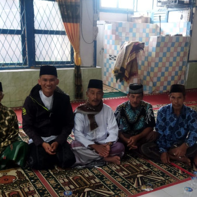 Khutbah Jumat Kepala KUA Muara Kemumu Ajak Sikapi Hasil Pemilu kada Dengan Bijaksana