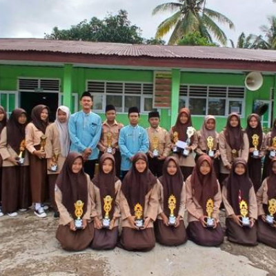 Siswa-Siswi MTsN 6  Mukomuko Terima Hasil Rapor Semester Ganjil T.P 2024/2025