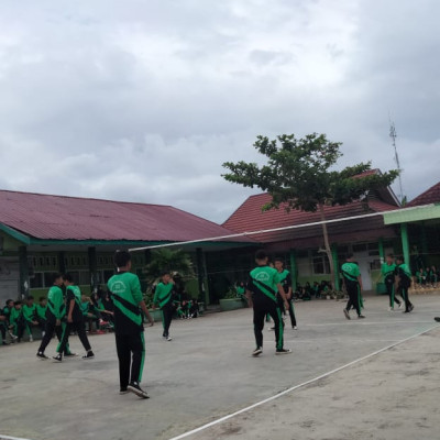 Melatih Mental Kompetitif dan Sportivitas, MTsN 2 Kepahiang Sukses Gelar Kegiatan Class Meeting