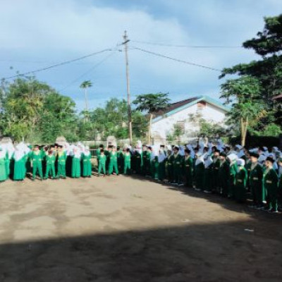 Upacara Bendera Tandai Hari Pertama Masuk Sekolah Semester Genap TA 2024-2025 di MIN 1 Kepahiang