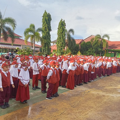 Perdana Masuk Sekolah, Ka. MIN 2 Ingatkan Siswa Beberapa Hal Penting