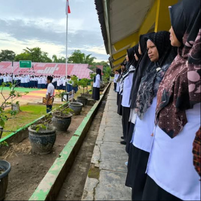 Upacara Bendera MTsN 2 BU di Awal Semester Baru