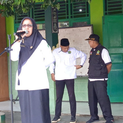 Pengawas Pembina Berikan Nasehat Bagi Siswa Siswi MTsN 2 Kota Bengkulu