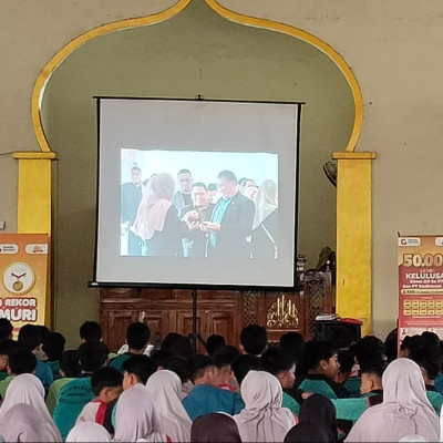 MTsN 1 Kobe Antusias Ikuti Sosialisasi UKBI dan Seminar GO