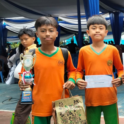 Siswa MIN 2 KoBe Raih Juara 1 Lomba Futsal Amazing Day SMP Al Hasanah 2025