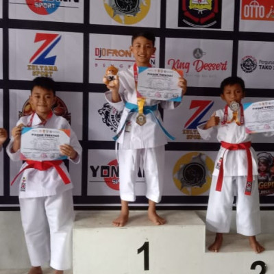 Raih Medali Emas, Siswi MIN 2 Kota Bengkulu Juara 1 Karate TAKO