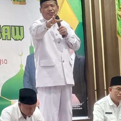 Peringatan Isra’ Mikraj, Ustad Romli Ronan : Diserang Penyakit Piktor, Segera  Wudhu, Shalat !