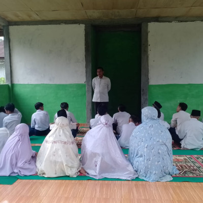 Salat Dzuhur Berjamaah, MTsN 3 Kepahiang Bentuk Kebiasaan dan Disiplin Anak