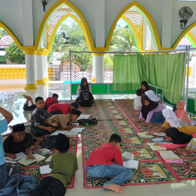 Pembinaan Santri TPQ Oleh Penyuluh Agama Islam KUA Kecamatan Air Periukan