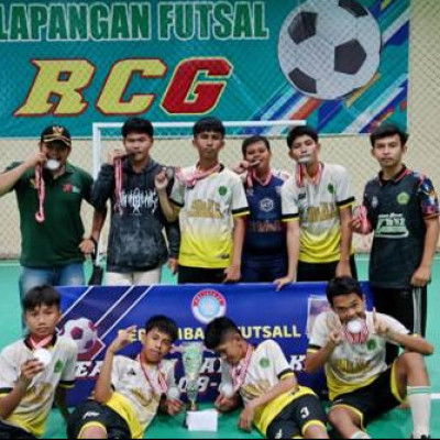 Tim Futsal MTsN 2 Mukomuko Raih Juara 2 Turnamen Futsal U-15 Trijaya RCG Cup 2025