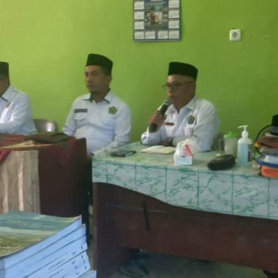 Kabid Penmad Kanwil Kemenag Provinsi Bengkulu Adakan Pembinaan Kepada Guru MTsN 5 Mukomuko