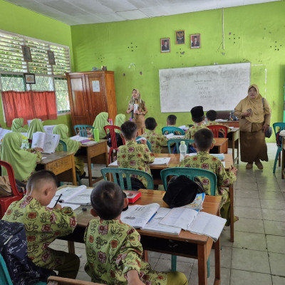 Cegah Cacingan, Siswa MIN 2 Kota Bengkulu Dapatkan Obat Cacing dari Puskesmas Telaga Dewa