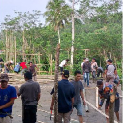 Ciptakan Lingkungan Bermain Yang Aman MIN 2 Kepahiang Laksanakan Gotong Royong