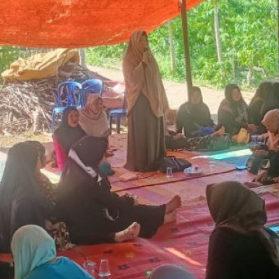 Ingatkan Kematian, Penyuluh Agama KUA Tebat Karai Sampaikan Tausiyah Pada Acara Takziah