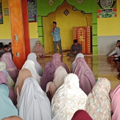 Jumat Barokah MTsN 2 Rejang Lebong: Membangun Karakter Siswa dengan Semangat Menuntut Ilmu