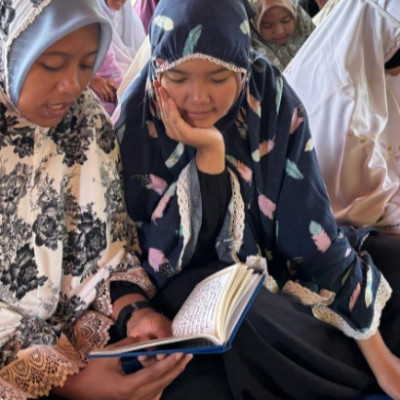 MTsN 2 Rejang Lebong Gelar Jumat Barokah: Tanamkan Cinta Al-Qur’an Melalui Murajaah Surah Ar-Rahman