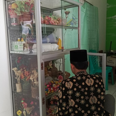 Karya Kreatif Siswa MTs Muhammadiyah Curup Dipamerkan dalam Lemari Khusus Sekolah