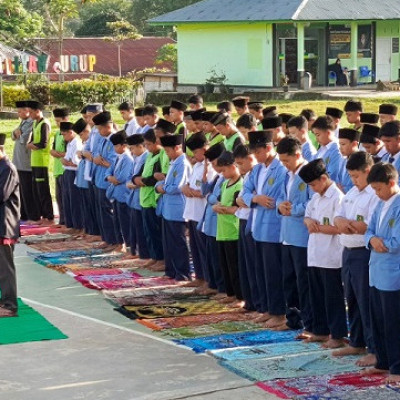 Ratusan Siswa MTs Muhammadiyah Curup Laksanakan Salat Dhuha Berjamaah, Tanamkan Nilai Spiritual Sejak Dini