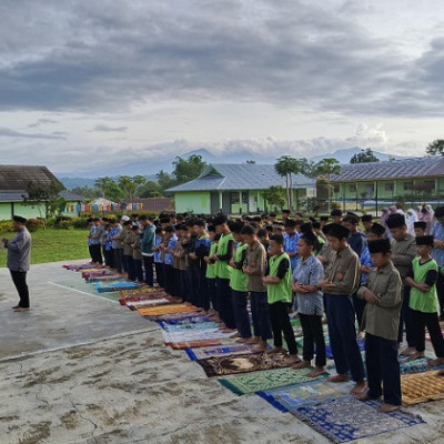 Tingkatkan Keimanan Siswa, MTs Muhammadiyah Curup Gelar Sholat Dhuha Berjamaah