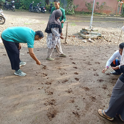 Manffatkan Lahan Kosong, KUA Kecamatan Seluma Jadikan Lahan Produktif