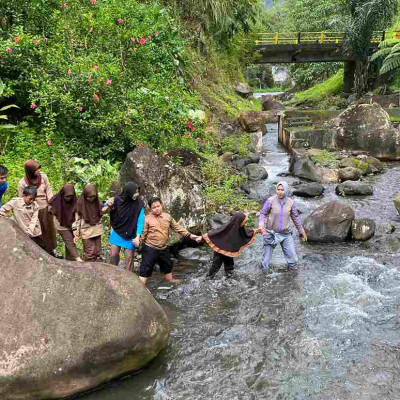 Perkuat Cinta Alam, Gudep Puspa Indah MIN 1 Rejang Lebong Gelar Hiking Jelajah Alam