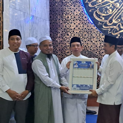 Safari Ramadhan Bersama Walikota, Kemenag Kota Serahkan Jadwal Sholat