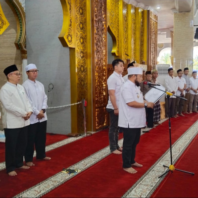 Lantik Pengurus Baru, Kakanwil Harap Masjid Baitul Izzah Jadi Sentral Keagamaan di Bengkulu