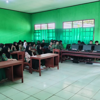 MAN Seluma Sosialisasikan SPMB Di SMPN 15 Seluma Tahun 2025