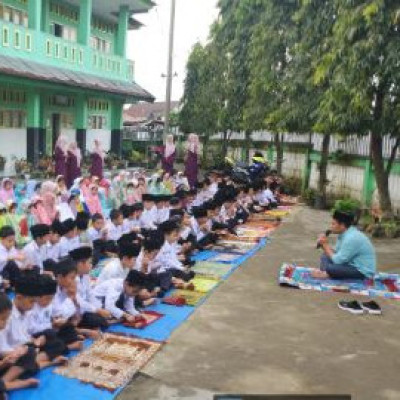 Peserta Didik MIN 04 Kepahiang Istiqomah Melaksanakan Salat Dhuha Berjamaah