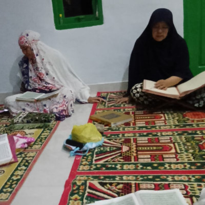 Penyuluh Agama Islam KUA Kecamatan Air Periukan Jadikan Tadarus Alqur'an Sebagai Perkuat Hubungan Spiritual Di Bulan Ramadhan