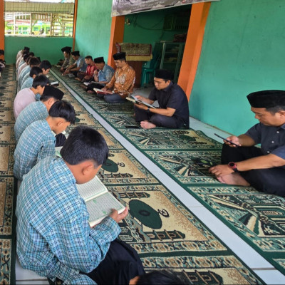 MTs Negeri 2 Bengkulu Tengah Awali Hari Pertama Kembali Ke Madrasah Dengan Kegiatan Tadarus