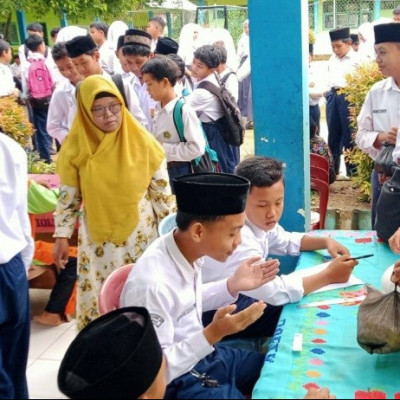 Penerimaan Dan Penyaluran Zakat Fitrah Di MTsN 3 Seluma Tahun 2025