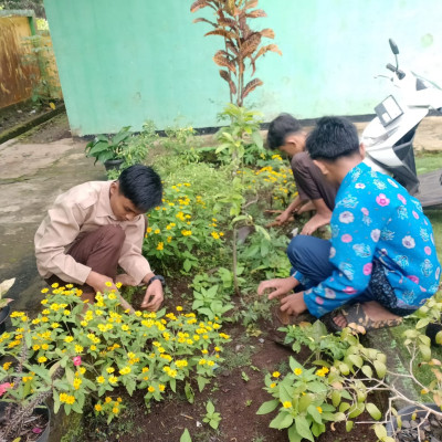 MTsN 3 Kepahiang Gelar Aksi Kebersihan Sebelum Libur Panjang Idul Fitri