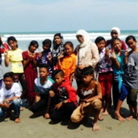 MIM Lubuk Kembang Adakan Perpisahan Klas VI di Pantai Panjang 