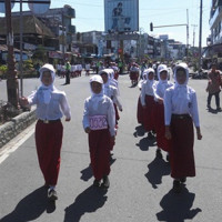   MIM Lubuk Kembang Ikuti Gerak Jalan Semarakkan HUT RI 