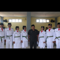 Siswa/i MAN di Benteng Ambil Bagian Dalam Pasukan Pengibar Bendera