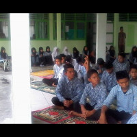 Pembinaan Siswa/siswi MAN Mukomuko Ba’da Shalat Dzuhur Berjamaah